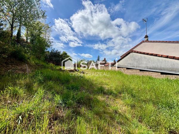 Terrain constructible de 327 m² avec garage