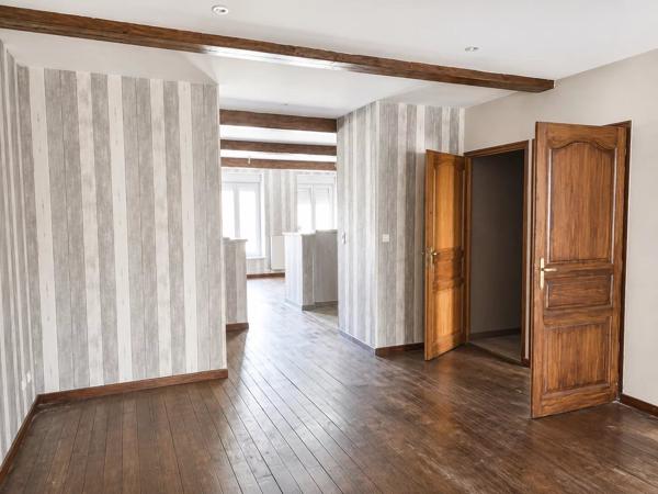 Vente                                                      Immeuble
                        
                     11 pièces                      277 m2                     à Sedan