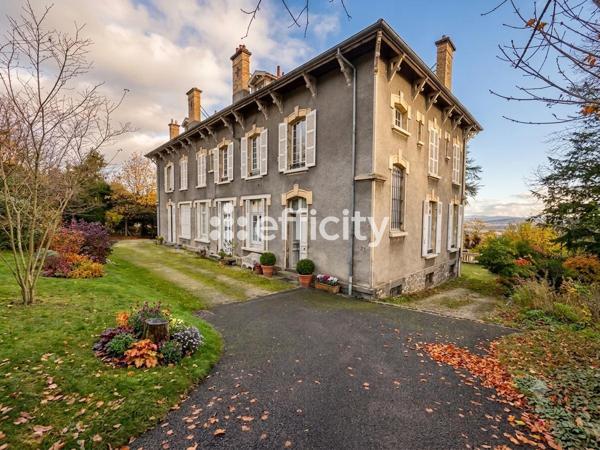 Appartement
         4 pièces
        - 101 m² Exclusivité 174 000 € *