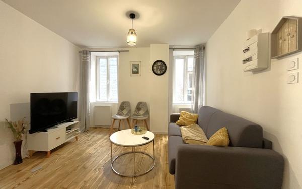 Immeuble à vendre    6 pièces • 128 m2 Carhaix-Plouguer