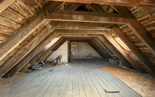 Immeuble à vendre    6 pièces • 128 m2 Carhaix-Plouguer