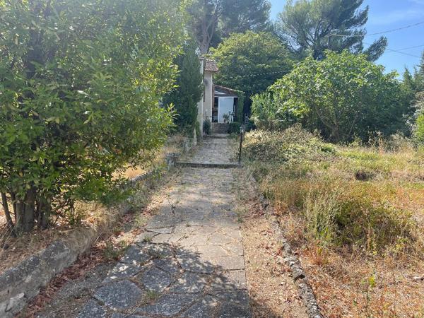 Marseille (13011) Les Camoins 13011 Maison T4/5 + garage + Annexe