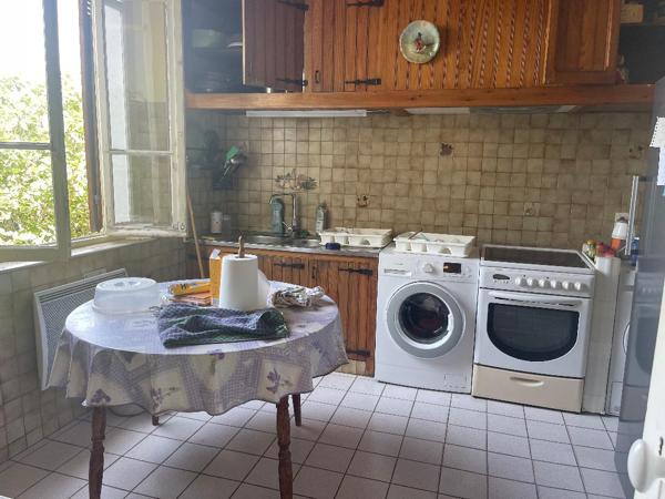 Marseille (13011) Les Camoins 13011 Maison T4/5 + garage + Annexe