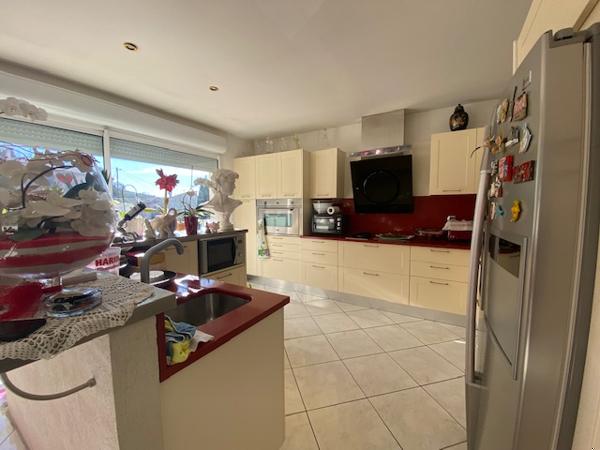 Maison Allauch 9 pièces 456 m² sur 2496 m² de parcelle