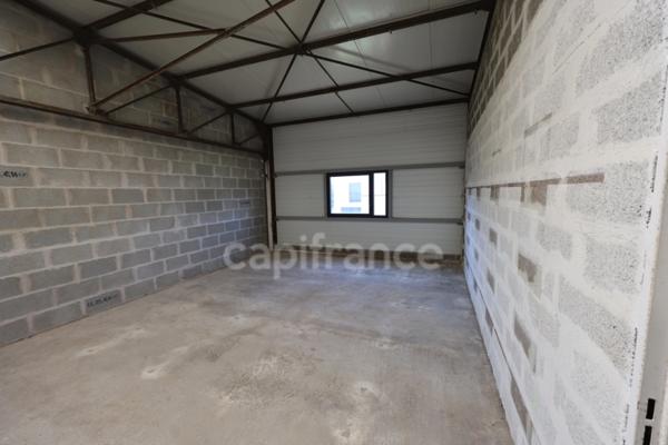 Local d’activité de 577 m² avec mezzanine et sous-sol Caen Nord Périphérique