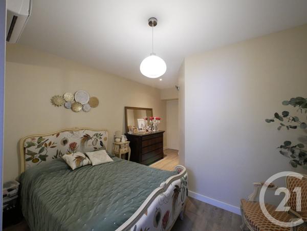 Immeuble à vendre  470 m 2   DAX  - 40