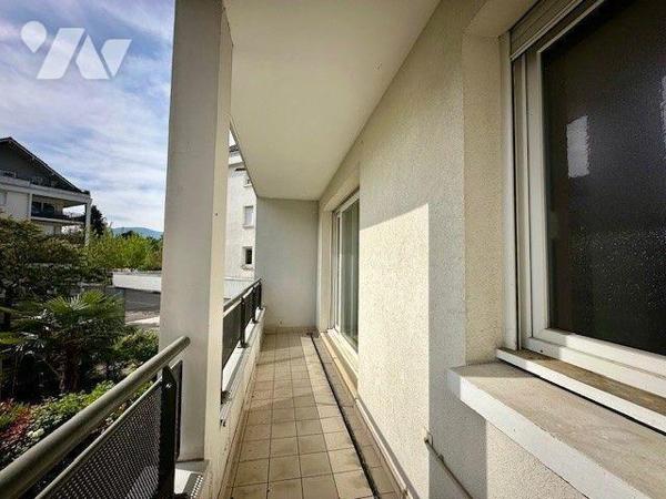 RARE A LA VENTE,
Superbe appartement triplex avec jardin et terrasse à Chambéry.

Dans un qu...
