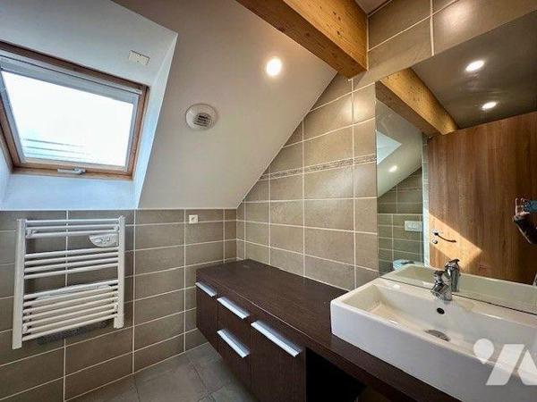 RARE A LA VENTE,
Superbe appartement triplex avec jardin et terrasse à Chambéry.

Dans un qu...