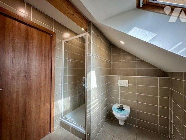 RARE A LA VENTE,
Superbe appartement triplex avec jardin et terrasse à Chambéry.

Dans un qu...