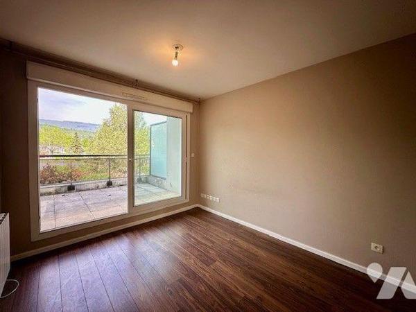 RARE A LA VENTE,
Superbe appartement triplex avec jardin et terrasse à Chambéry.

Dans un qu...