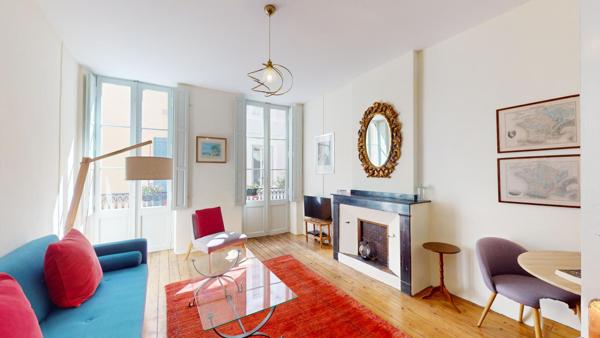 Immeuble Carcassonne : 1 local + 3 appartements T2