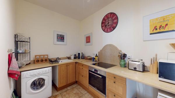 Immeuble Carcassonne : 1 local + 3 appartements T2