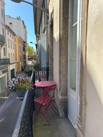 Immeuble Carcassonne : 1 local + 3 appartements T2