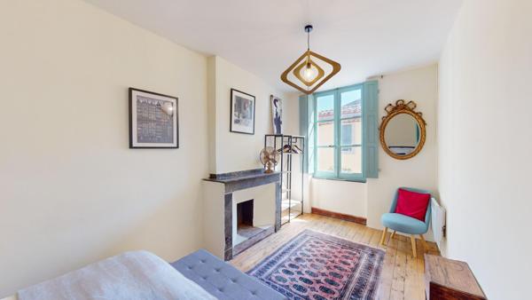 Immeuble Carcassonne : 1 local + 3 appartements T2