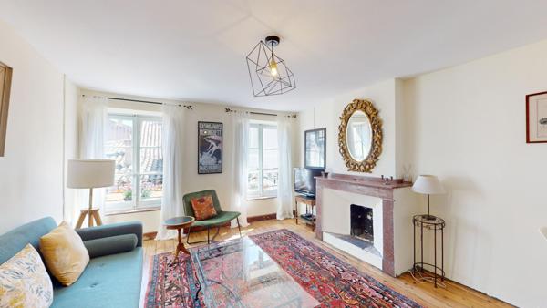 Immeuble Carcassonne : 1 local + 3 appartements T2