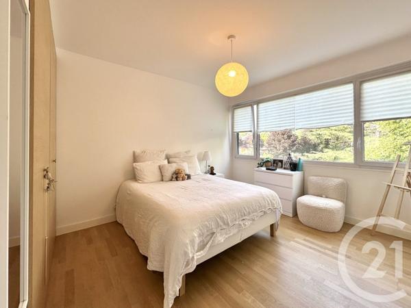 Appartement F6 à vendre  6 pièces - 128 m2 NOISY LE ROI - 78