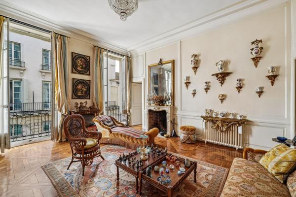 Vente Appartement de luxe Paris 7 4 Pièces 106 m²