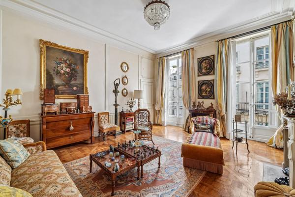 Vente Appartement de luxe Paris 7 4 Pièces 106 m²