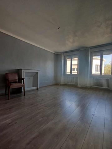 Immeuble 🏢 Local commercial et habitation – Idéal investisseurs ou entrepreneurs – Secteur Redon (35)