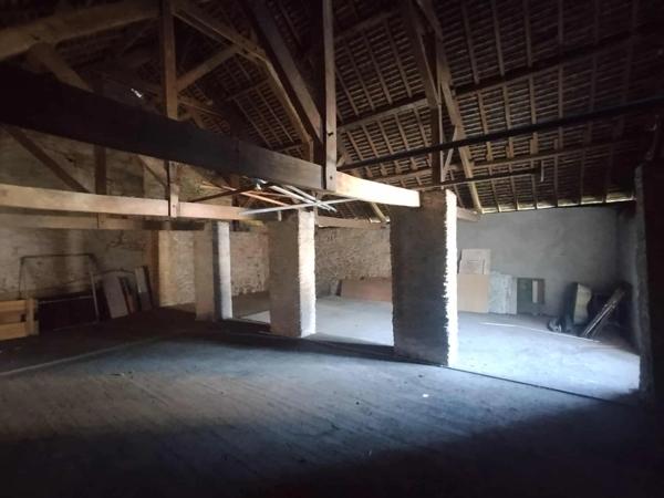 Immeuble 🏢 Local commercial et habitation – Idéal investisseurs ou entrepreneurs – Secteur Redon (35)