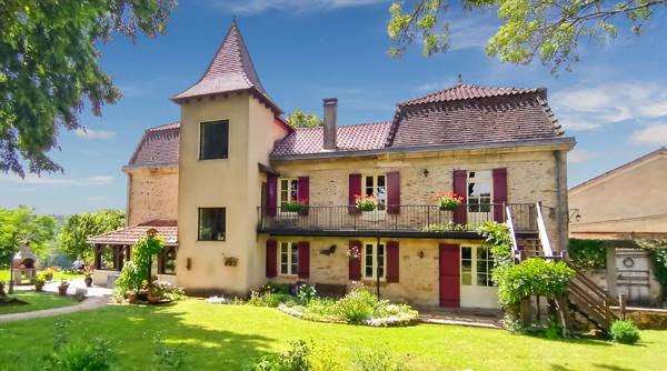 Maison Villefranche Du Perigord 175 m2 sur parc arboré de 1800m²