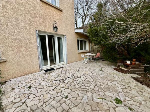 Maison à vendre |  Sathonay-Camp |  7 pièces | 115 m²