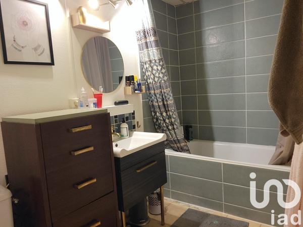 Appartement 2 pièces de 44 m² à Solliès-Ville (83210)