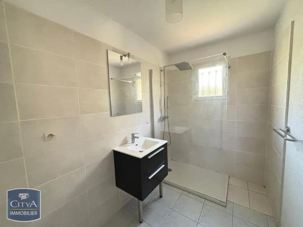 Maison à louer 4 pièces 88.7m² Nîmes (30900)