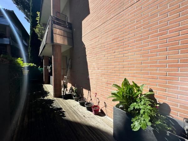 Découvrez ce charmant T3 à Toulouse dans une résidence arborée !