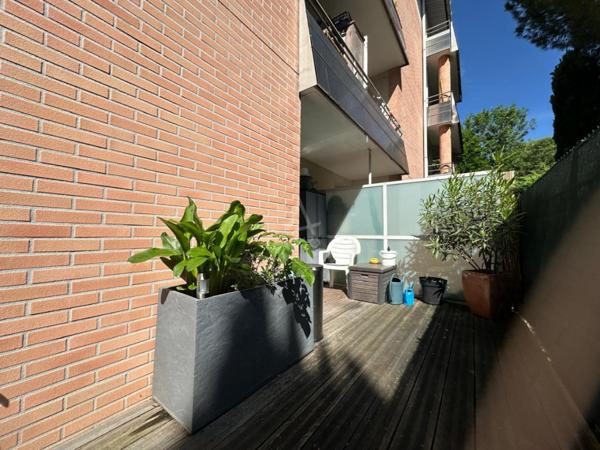 Découvrez ce charmant T3 à Toulouse dans une résidence arborée !