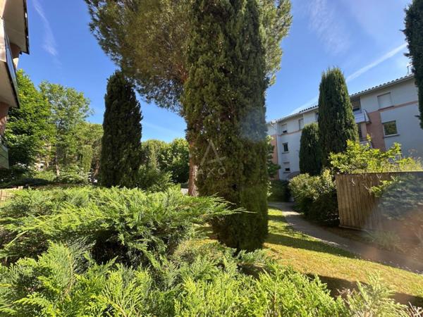 Découvrez ce charmant T3 à Toulouse dans une résidence arborée !