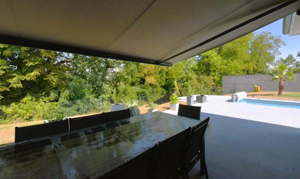 SUPERBE MAISON D'ARCHITECTE T7 RECENTE AVEC PISCINE EN BORDURE DE LAVAUR