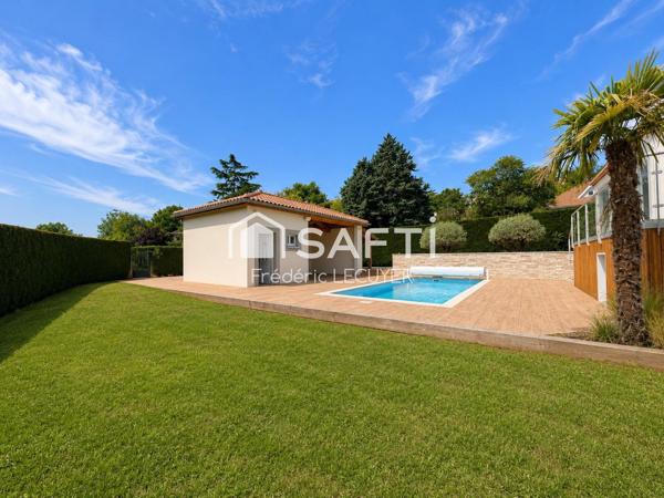 CHÂTEAUGAY – VILLA D'EXCEPTION AVEC VUE PANORAMIQUE ET ESPACES DE VIE REMARQUABLES