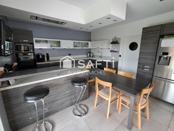Magnifique villa de plain pied avec 5 chambres et prestations de qualité