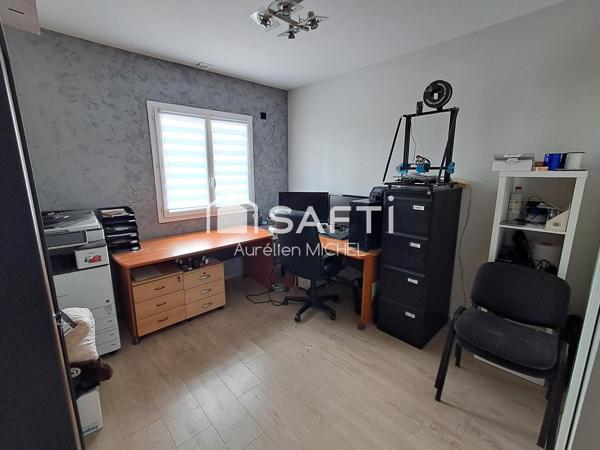 Magnifique villa de plain pied avec 5 chambres et prestations de qualité