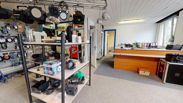 Immeuble à usage mixte en 2 appatements T3 de156 m², et un  local commercial de 319 m²