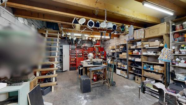 Immeuble à usage mixte en 2 appatements T3 de156 m², et un  local commercial de 319 m²