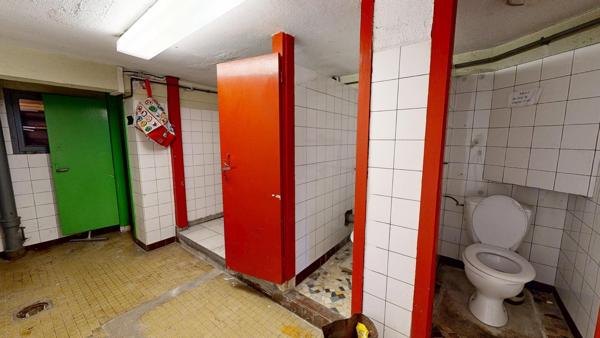 Immeuble à usage mixte en 2 appatements T3 de156 m², et un  local commercial de 319 m²