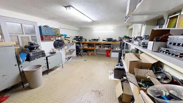 Immeuble à usage mixte en 2 appatements T3 de156 m², et un  local commercial de 319 m²