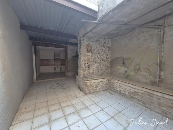 Grande maison de village en 3 faces avec extérieur et garage !