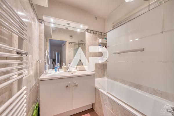 Appartement Rueil Malmaison 3 pièce(s) 64 m2 385 000 € ** - Référence 19197