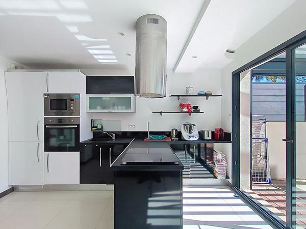 Saint-Aygulf, maison individuelle centre ville 3 chambres piscine