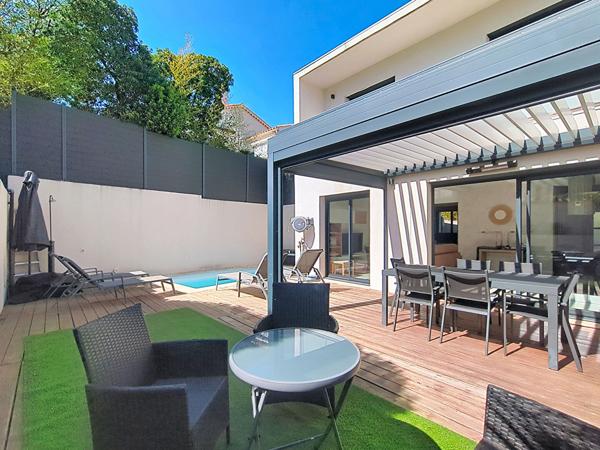 Saint-Aygulf, maison individuelle centre ville 3 chambres piscine