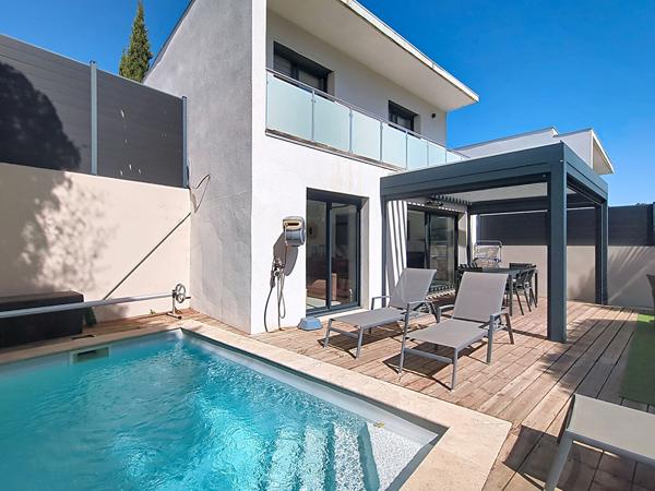 Saint-Aygulf, maison individuelle centre ville 3 chambres piscine