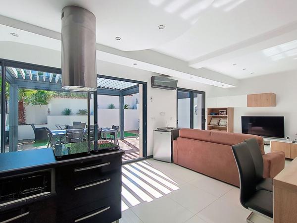 Saint-Aygulf, maison individuelle centre ville 3 chambres piscine