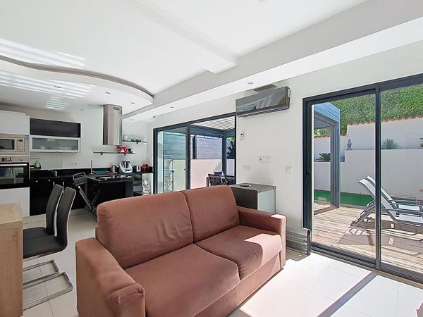 Saint-Aygulf, maison individuelle centre ville 3 chambres piscine