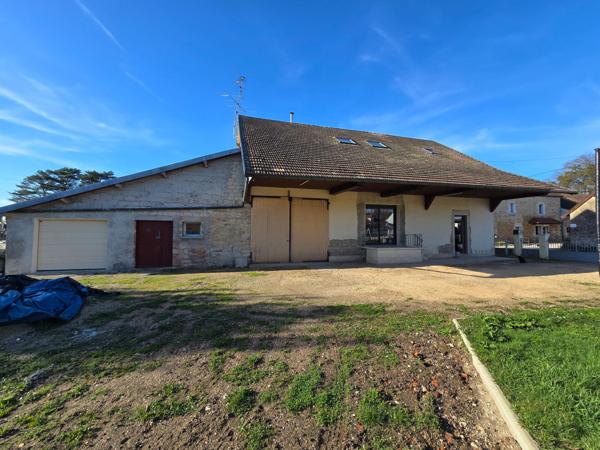 Longère de 3 ch  avec grange  écurie 3 box