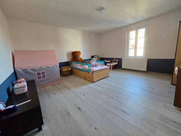 Longère de 3 ch  avec grange  écurie 3 box