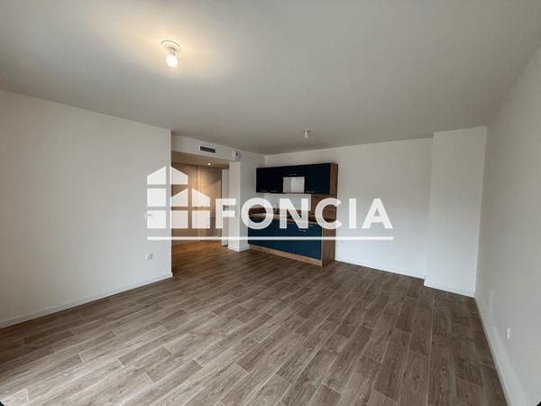 Location Appartement 3 pièces 57.42 m² - 19 QUAI CAMERE ET 38 AVENUE DE PARIS Vernon 27200
