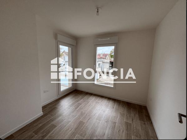 Location Appartement 3 pièces 57.42 m² - 19 QUAI CAMERE ET 38 AVENUE DE PARIS Vernon 27200